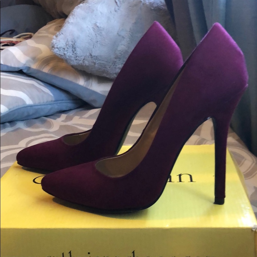 Heels - Picture 2 of 3